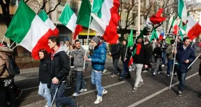 Bolzano: studenti di centrodestra in piazza per l'unità e il «ponte» festivo negato