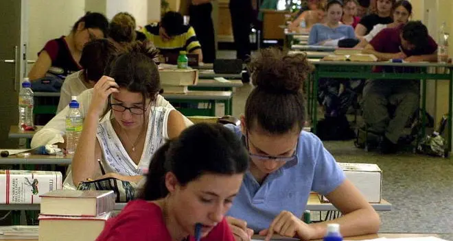 I voti della maturità Al Pascoli due «100» e pochi sotto il 70
