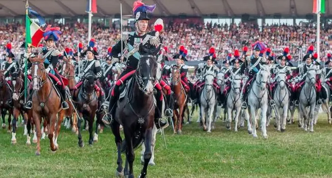 Torna il carosello dei carabinieri