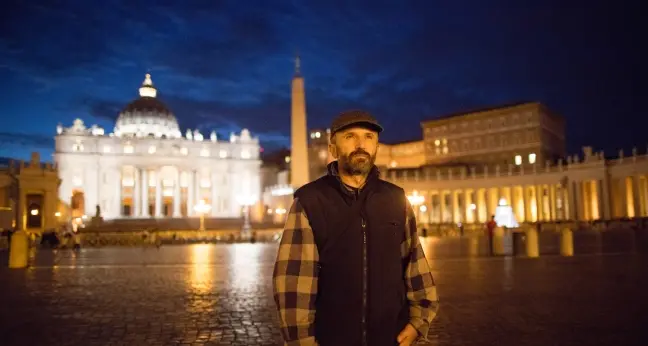 Il reportage de «L’Espresso»: finto profugo cacciato da 2 parrocchie altoatesine