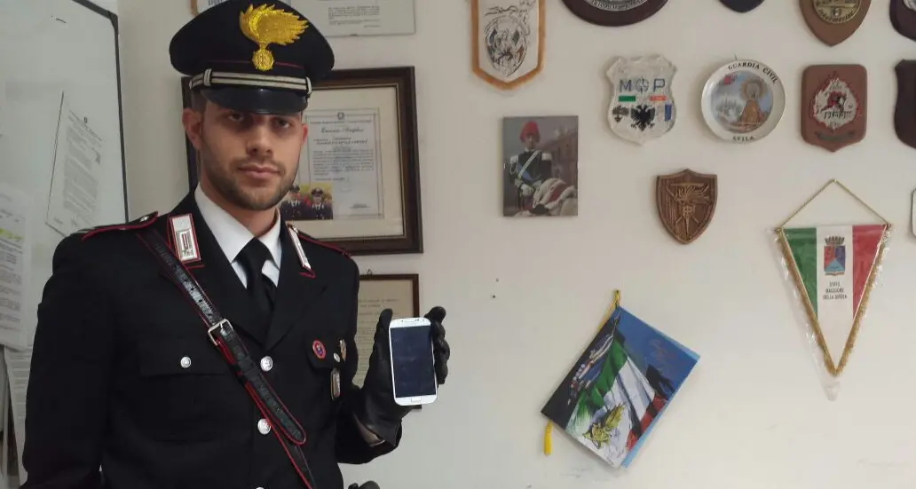 Ruba Smartphone alla palestra di arrampicata di Bressanone, denunciato per ricettazione