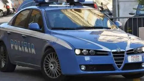 Spacca la vetrina e ruba in via Resia a Bolzano: arrestato