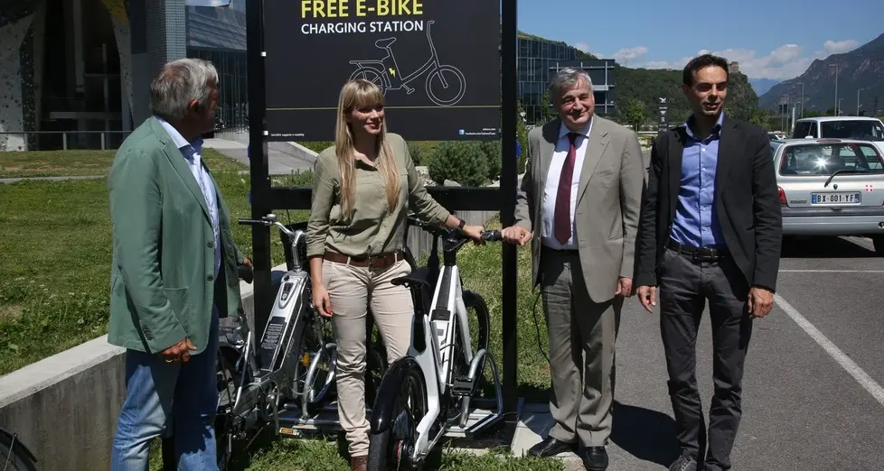 Salewa ricarica le bici elettriche