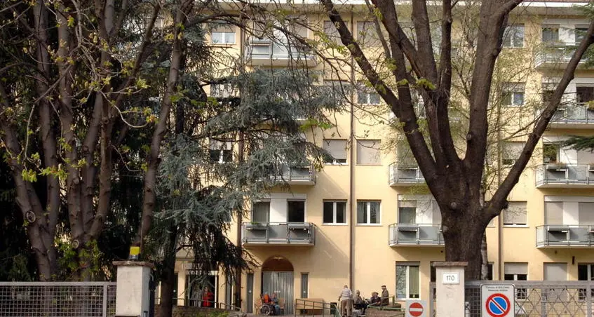 «Anziani come “cavie” d’esame». Gli studenti del Levinas protestano