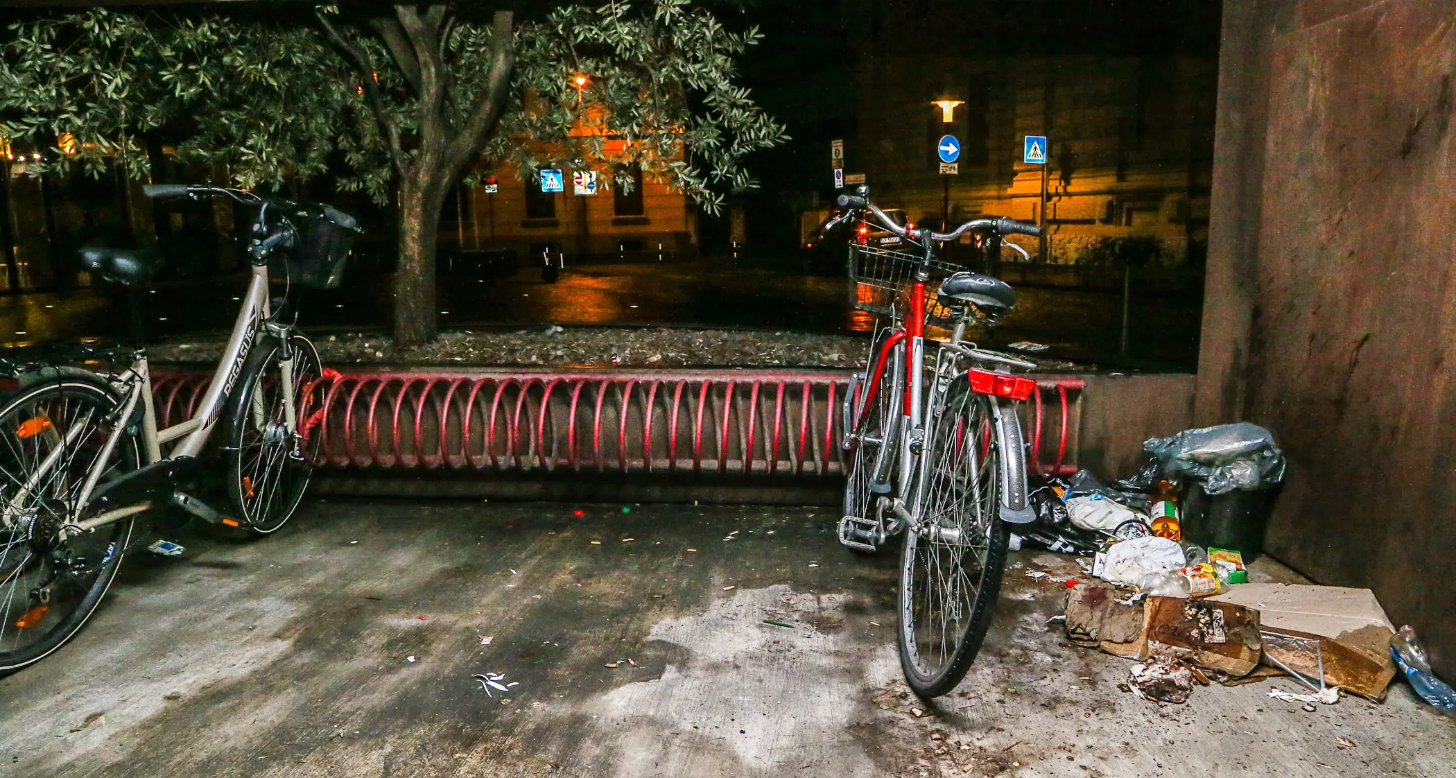 Bolzano, per il clochard ucciso è caccia all'uomo