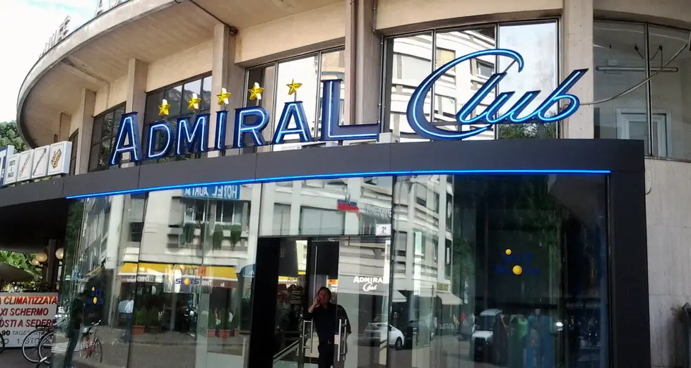 Licenze scadute, primi quattro verbali