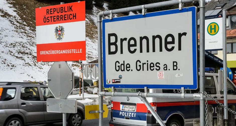Migranti, oggi i neofascisti a Bolzano e domani i centri sociali al Brennero: Digos mobilitata