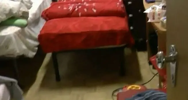 Il magazzino-dormitorio dei cinesi