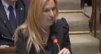 Biancofiore vestita di nero minaccia: ''Non metterò più la spilla di Forza Italia''