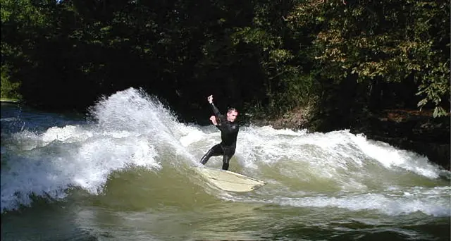 Un’onda nell’Isarco: per fare surf