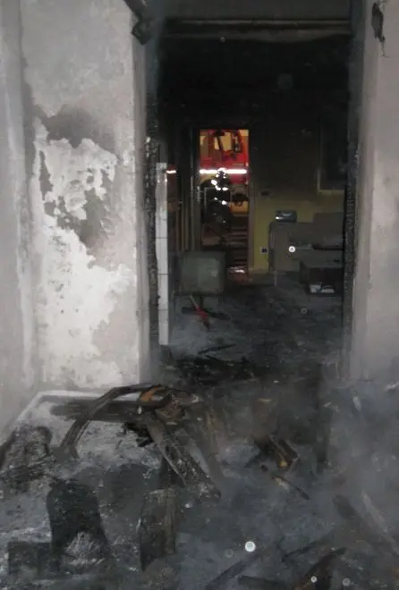 Brunico, casa distrutta dal fuoco