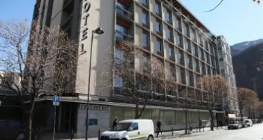 L'«Hotel Alpi» messo in vendita