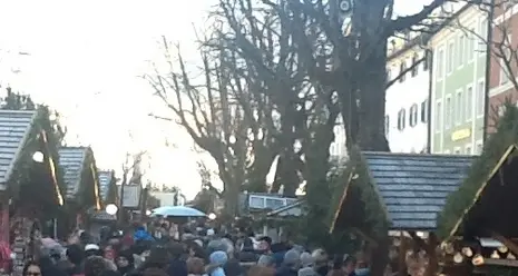 Mercatino di Brunico Nel fine settimana oltre 25 mila turisti
