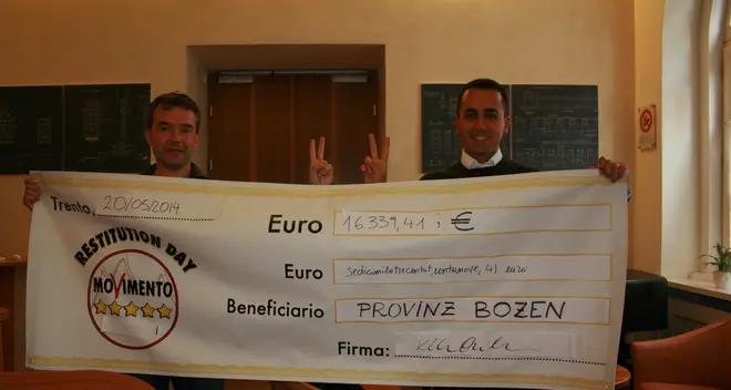 Il consigliere grillino Köllensperger restituisce 16 mila euro alla Provincia