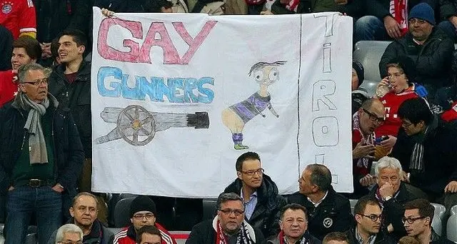 Multa per lo striscione omofobo a quattro tifosi altoatesini