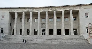 Bolzano: figli negati, padre perseguita assistente sociale