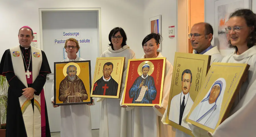 Ospedale, Muser benedice le cinque icone restaurate