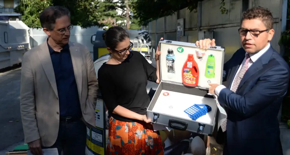 «La plastica riciclata non conviene, meglio usare altri materiali»
