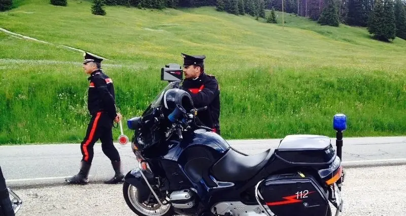 Motociclisti sui passi, uno su tre non è in regola