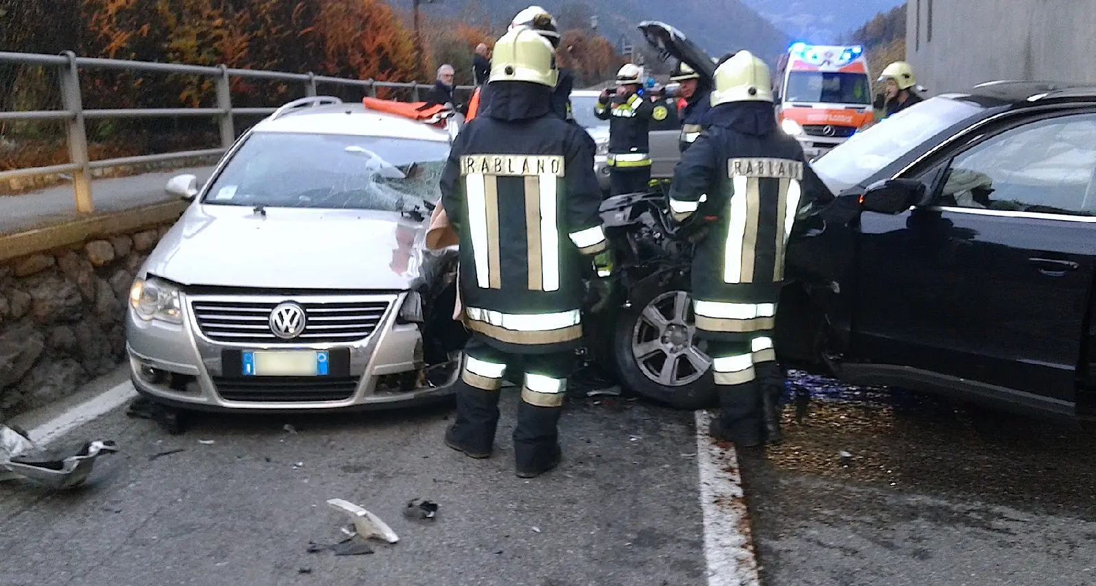 Scontro tra due auto, quattro feriti