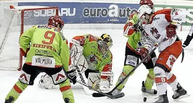 Hockey: Bolzano 3º, ai playoff col Pontebba