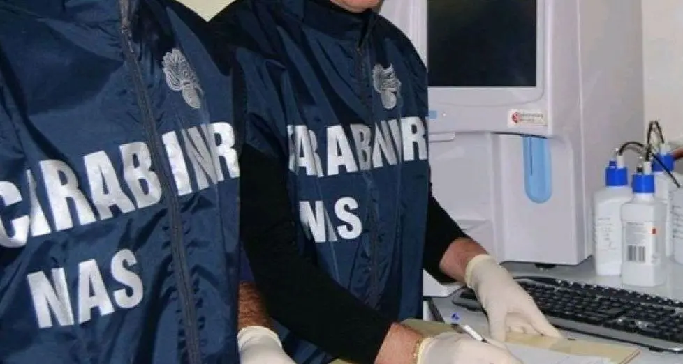 Ospedale, i Nas sequestrano 100 cartelle