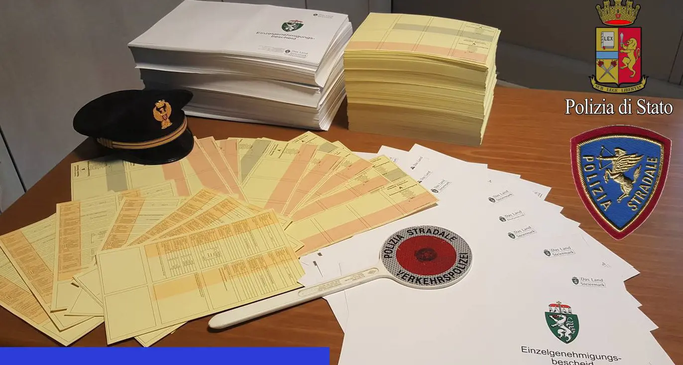 False immatricolazioni di auto, sequestrati centinaia di documenti a Merano