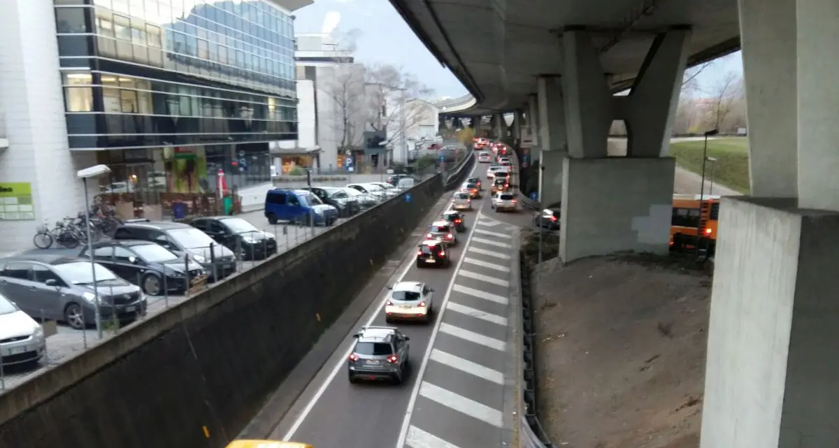 Febbre da Mercatino: traffico bloccato a Bolzano