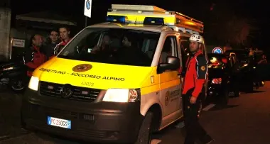 Mix di alcol e droga: due ragazzini in coma