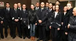 Sit-in dei piloti e delle hostess Air Alps: «Senza stipendio, e senza risposte»