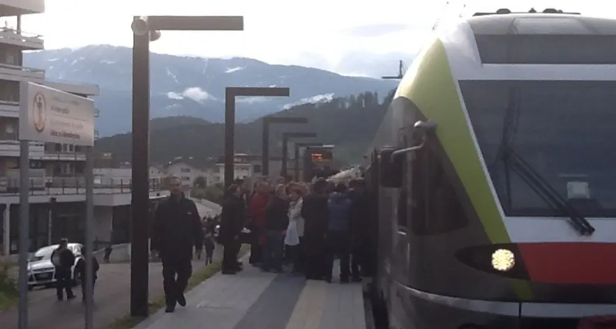 Treno, molto apprezzata la fermata di Brunico nord