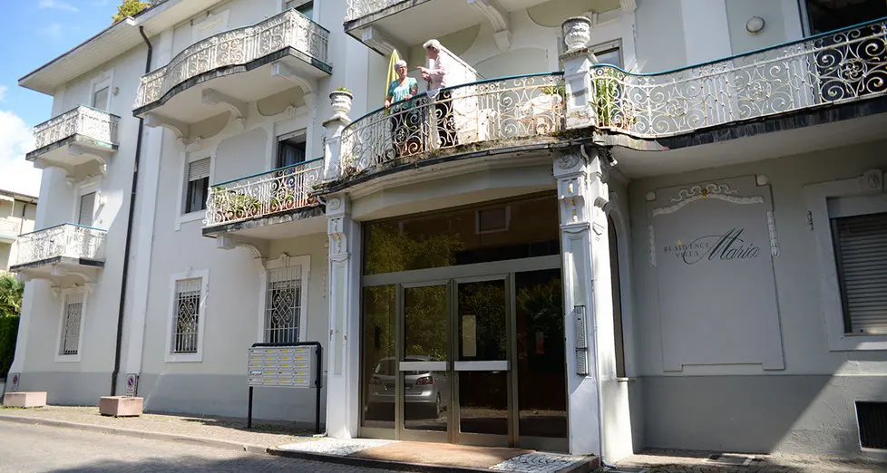 Alloggi a Villa Maria, Comune e proprietà davanti ai giudici