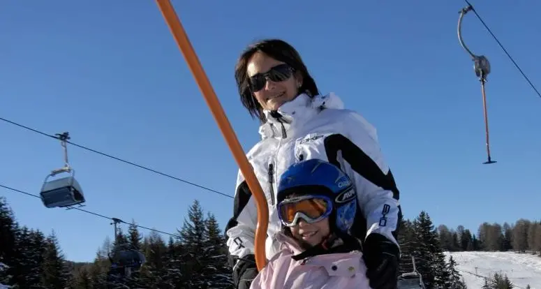 Manca la neve (vera) ma sulle Dolomiti si scia comunque