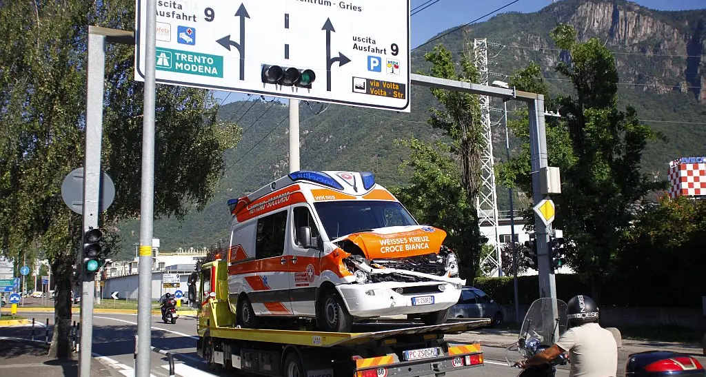 Arginale, già un incidente alla nuova uscita