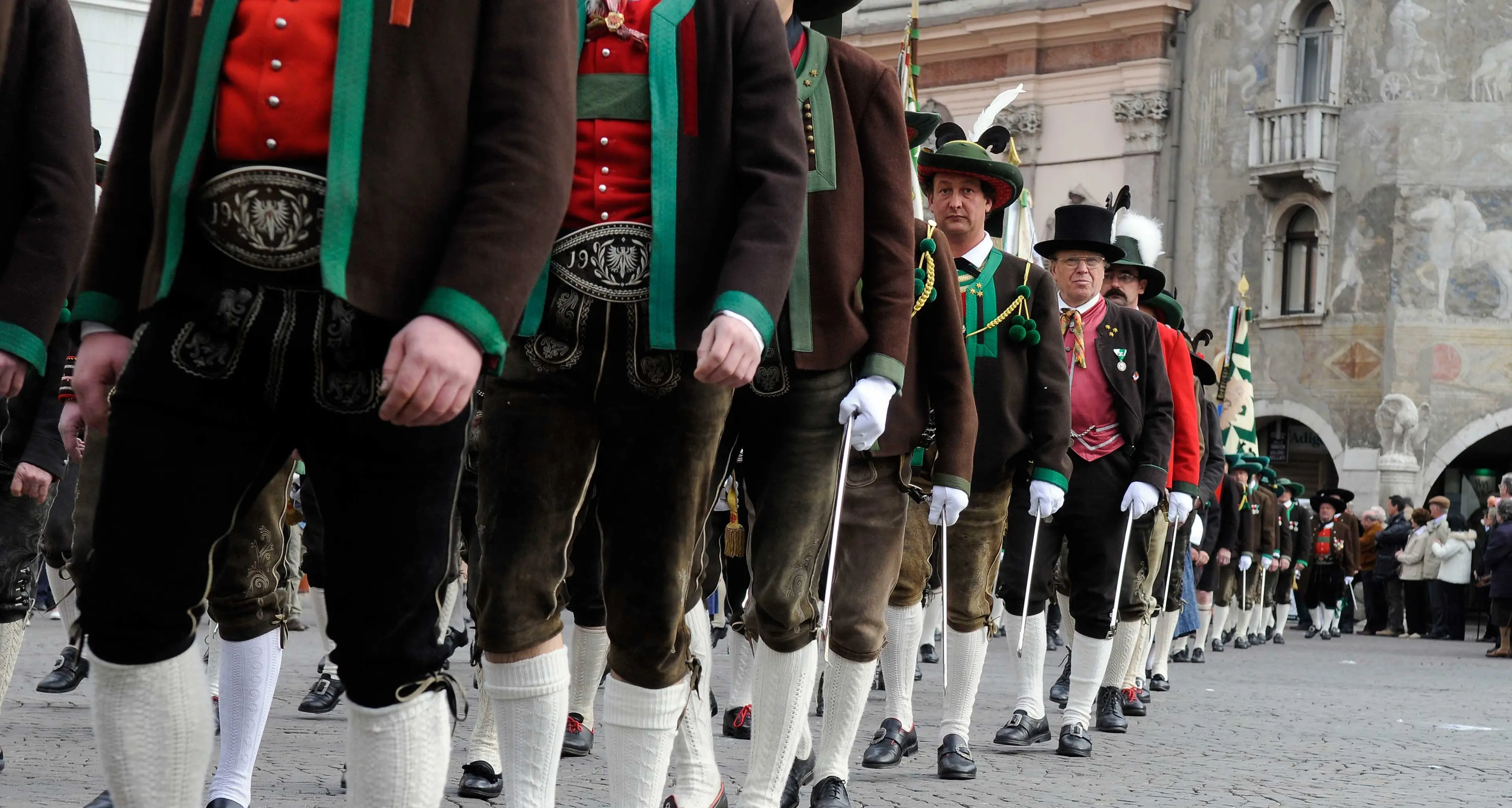 Il comandante degli Schützen austriaci è categorico: «Non ci saranno donne con il fucile»