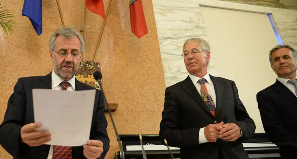 Per Rösch stipendio più ricco di quello del sindaco di Milano