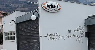Bolzano: il Comune affitta il bar Righi ai nomadi a prezzo stracciato