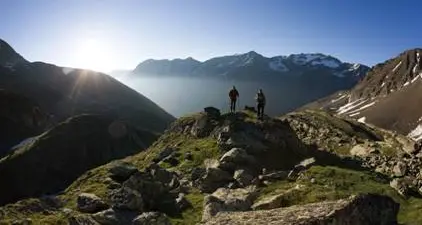 Bici elettrica e scarponi da trekking: il nuovo trend è E-Hike e arriva dalla Ötztal tirolese