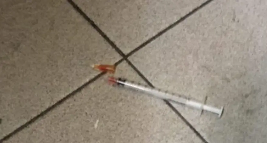 Stazione dei bus, siringhe nei bagni