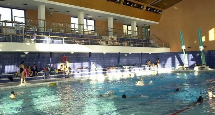Piscina coperta di Bolzano, in arrivo stangata del 10 per cento