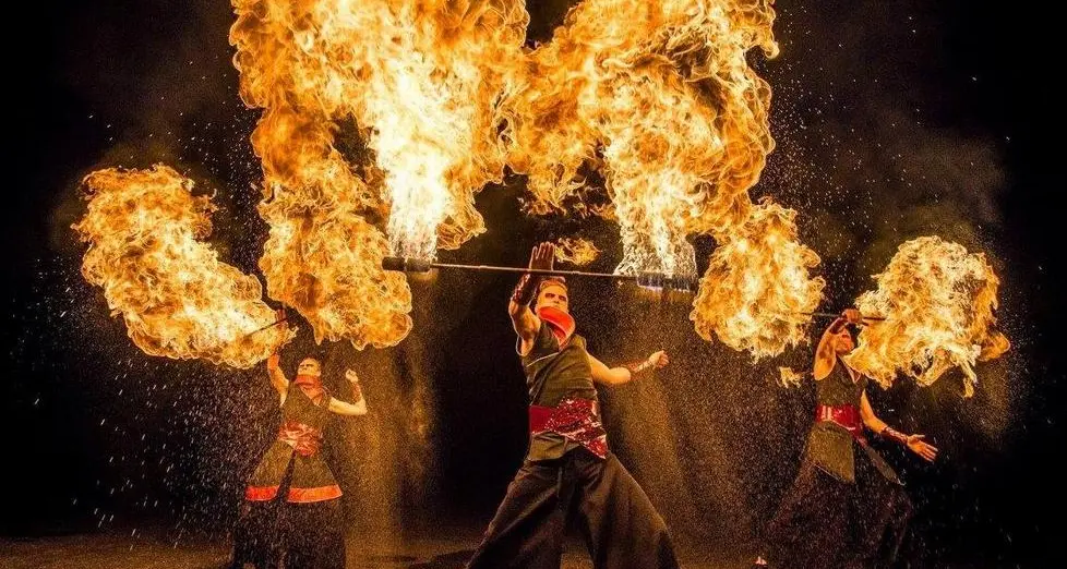 Rissa fuori dalla discoteca, denunciato l’aggressore