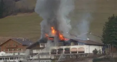 In fiamme l'albergo Emmy di Fiè allo Sciliar