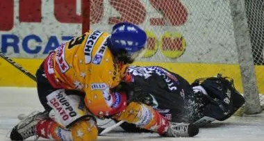 Val Pusteria sconfitto: finale-scudetto in parità