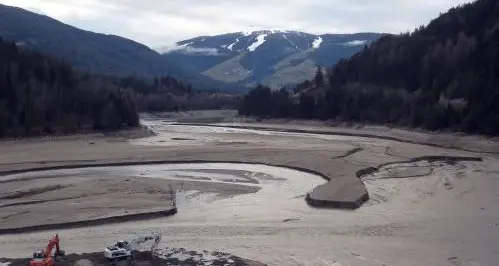Lago svuotato, pescatori infuriati