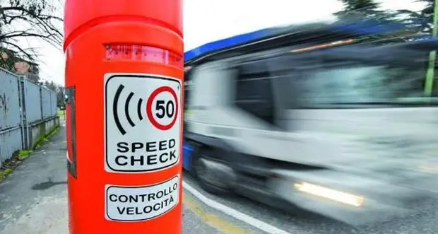 Occhio agli «speed check»: in arrivo gli autovelox nascosti