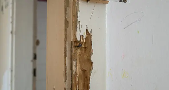 La coop non paga l’affitto e restituisce la casa a pezzi