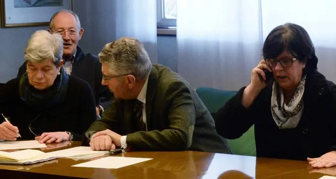Gli ex consiglieri: disposti a nuove regole