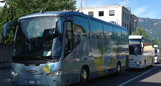 Adunata degli Alpini, la sfilata per le vie di Bolzano LA DIRETTA
