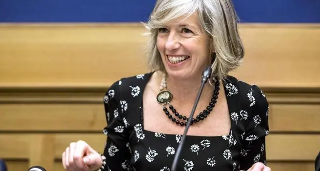 Il ministro Giannini a Bolzano: prima al Liceo Pascoli e poi al Business Forum