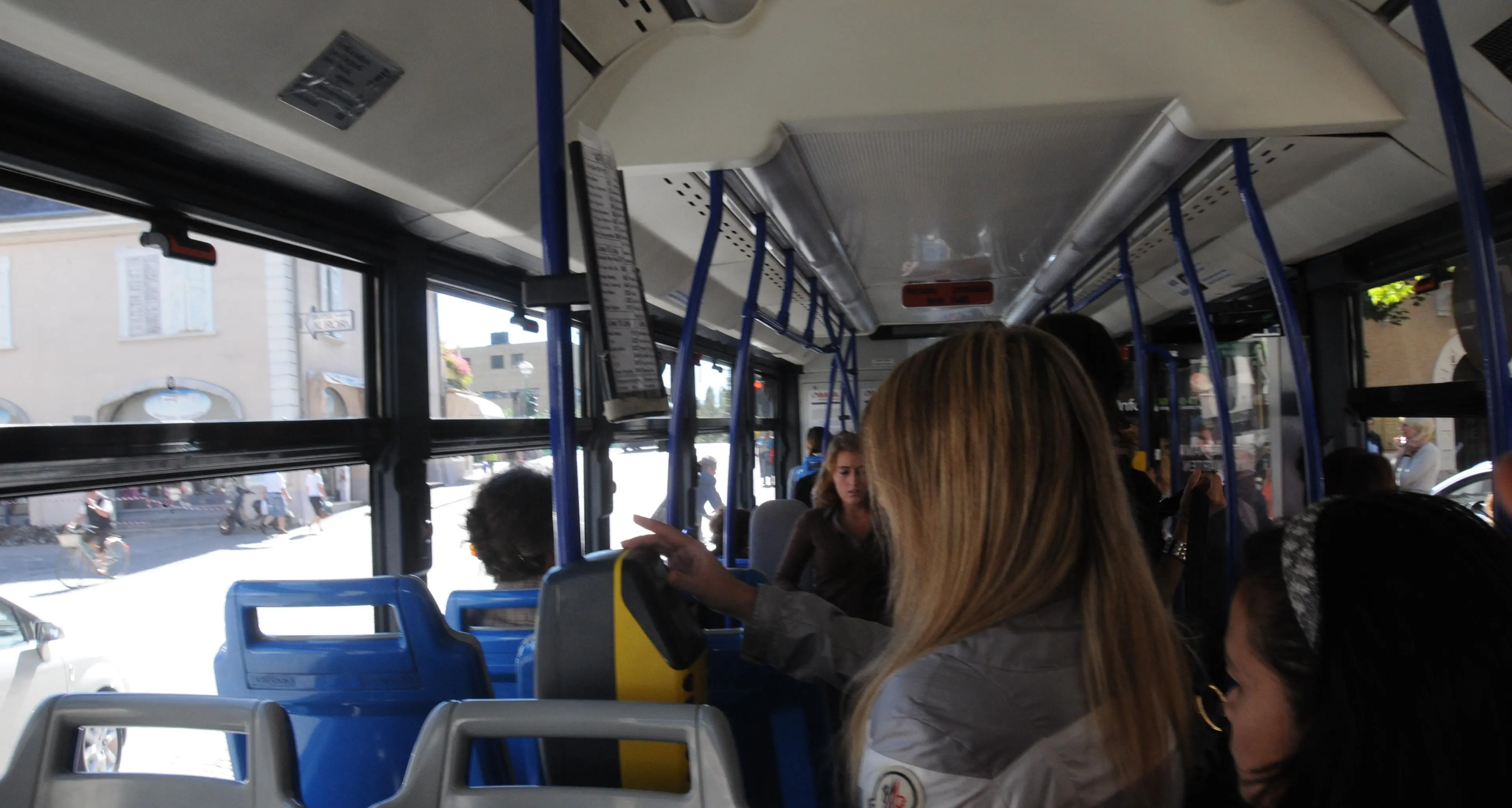 Sasa, tremila multe sugli autobus: sanzioni raddoppiate nel 2014